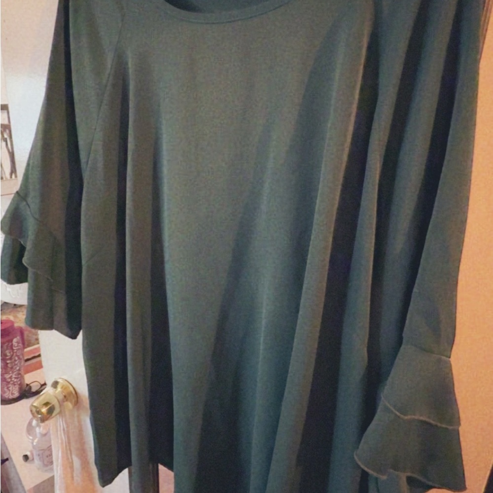 Bloomchic Green Women's silky popover